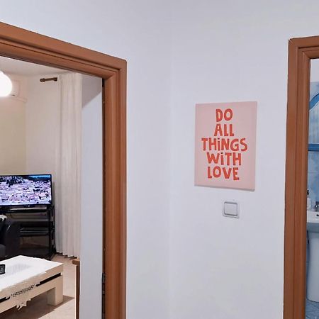 Promenade Apartment In City Centre Берат Экстерьер фото