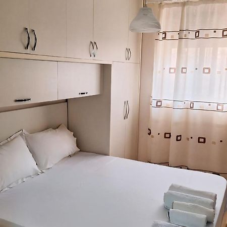 Promenade Apartment In City Centre Берат Экстерьер фото