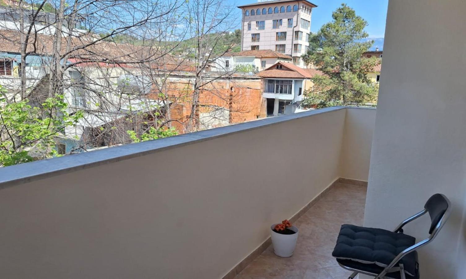 Promenade Apartment In City Centre Берат Экстерьер фото